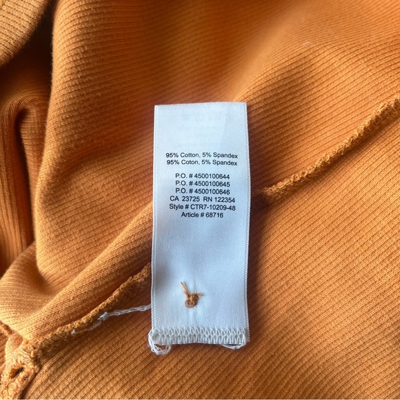 ARITZIA | Wilfred Free Mavis T-Shirt in Harvest Gold Yellow XS - Picture 15 of 15